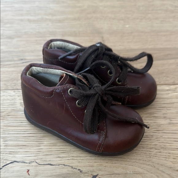 Stride rite Brown Shoes Unisex-Baby SRTech Kids' Elliot Sneaker 4.5 Leather - Picture 2 of 2